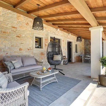 Casa Evina